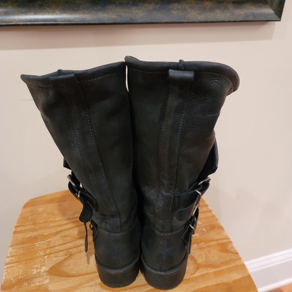 Boots - Picture 2 of 9